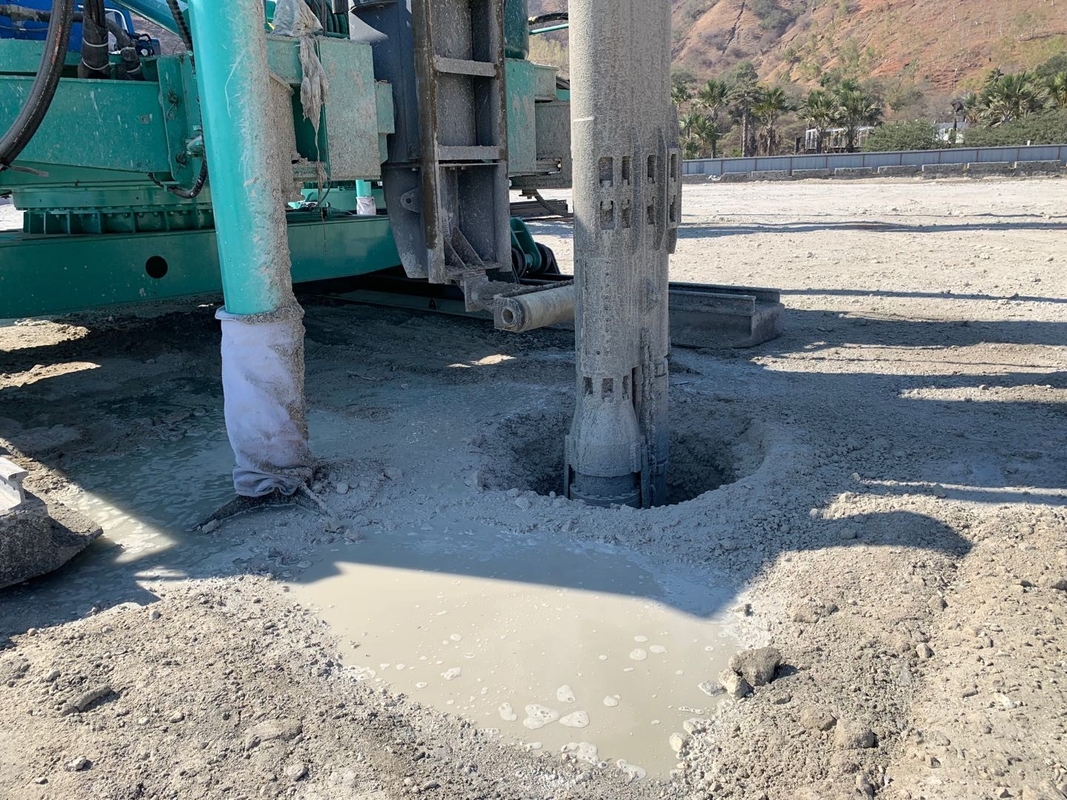 Tipo de marco de la pila de la alimentación que camina del equipo inferior de Vibroflot para el légamo Clay Soft Soil Improvement